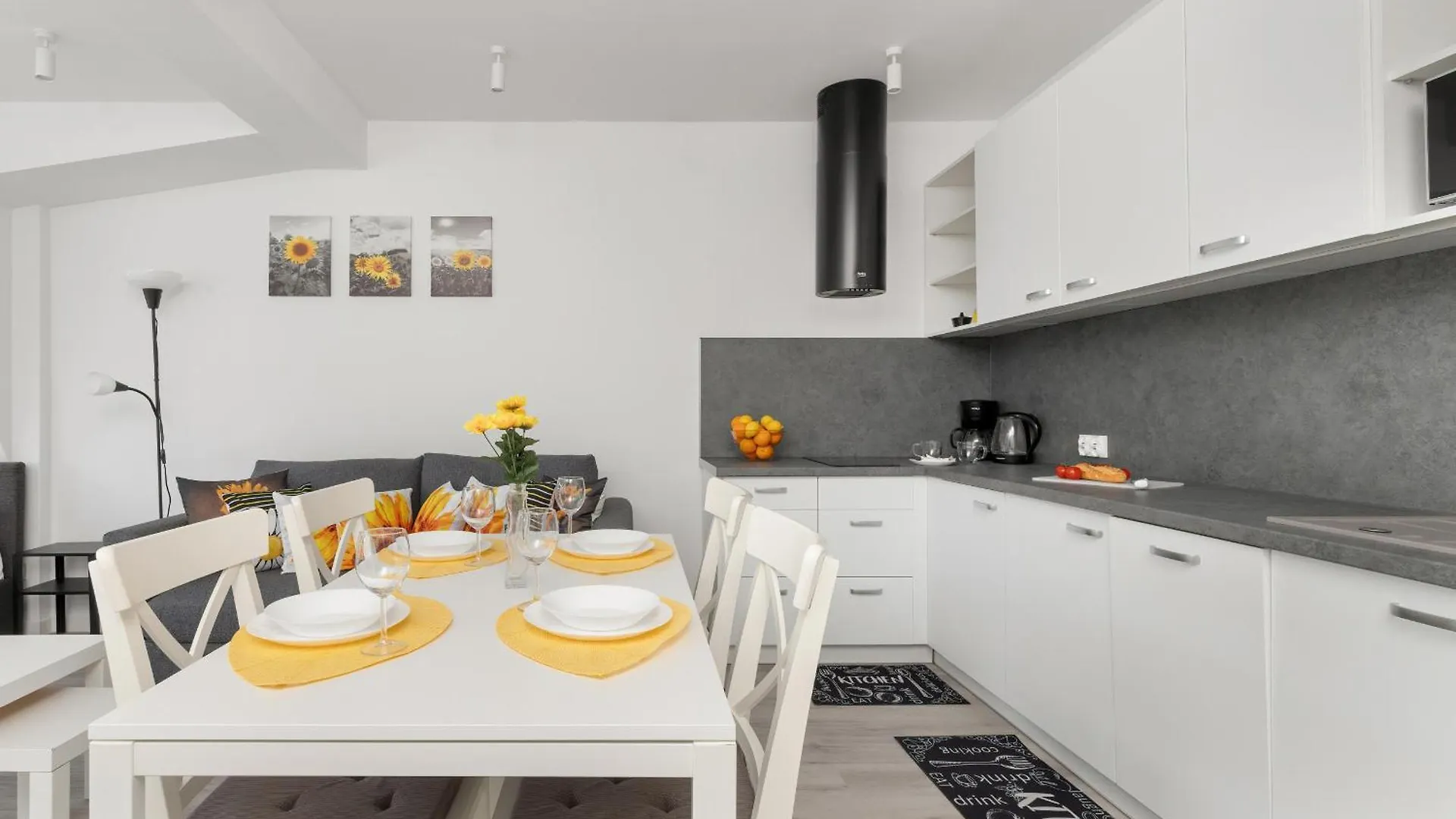 Apartment Sopockie Studio Z Parkingiem Przy Plazy I Molo By Noclegi Renters Sopot