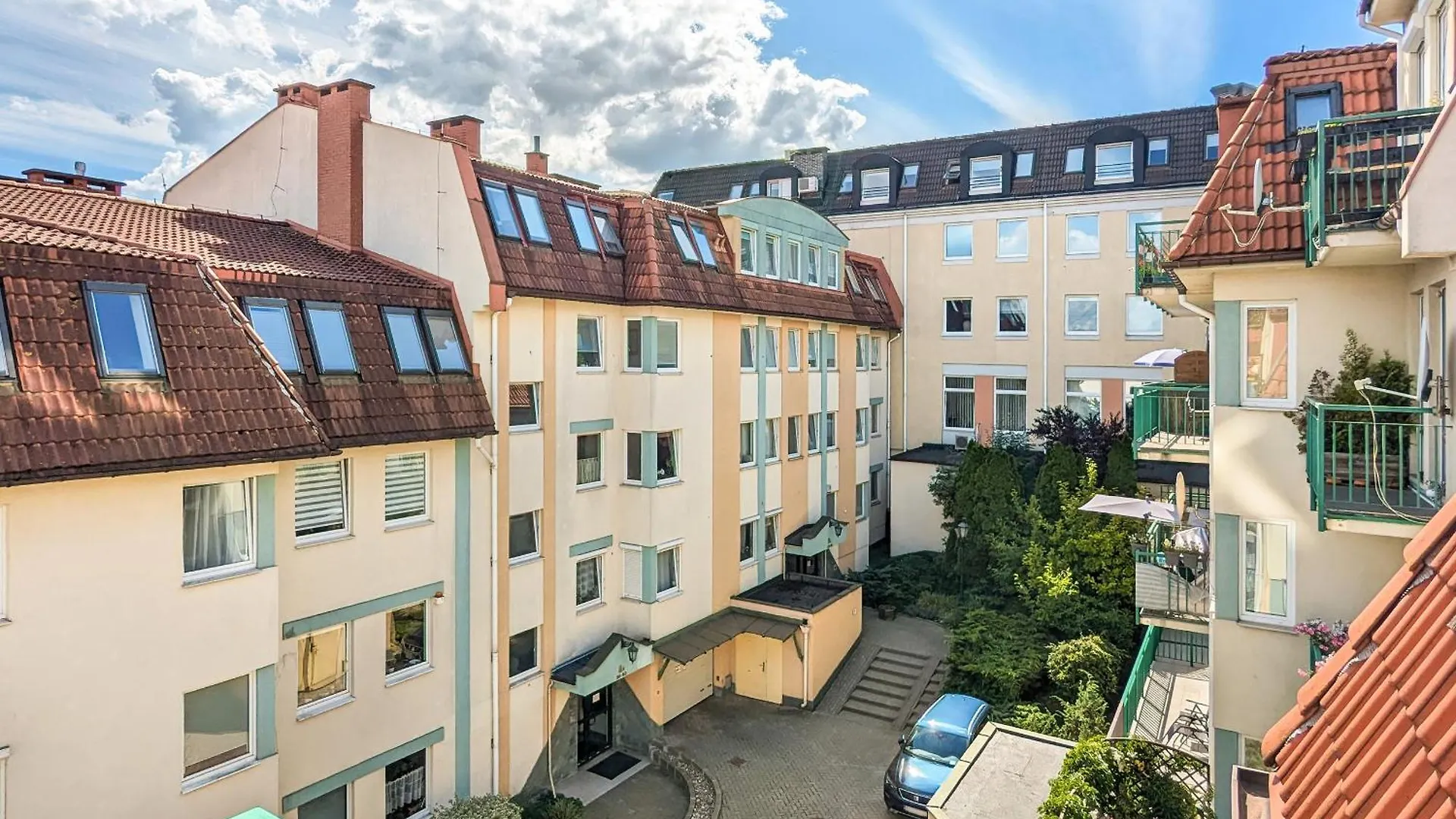 Sopockie Studio Z Parkingiem Przy Plazy I Molo By Noclegi Renters Sopot Apartment